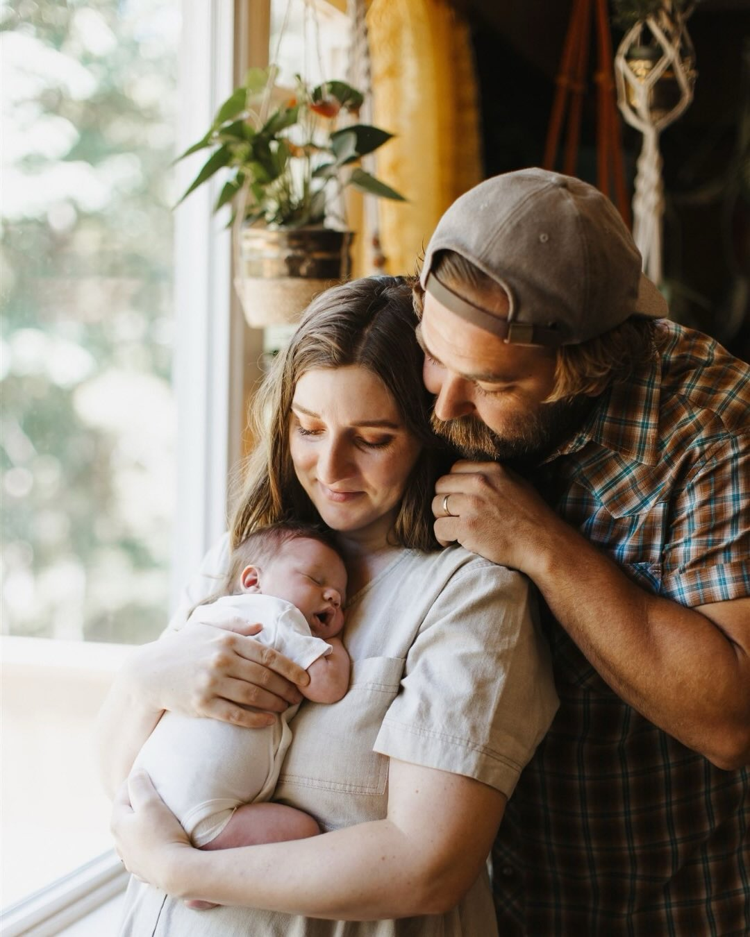 Feeling pretty lucky that I got to photograph the grooviest baby girl on Vancouver Island! ☮️ ✌️