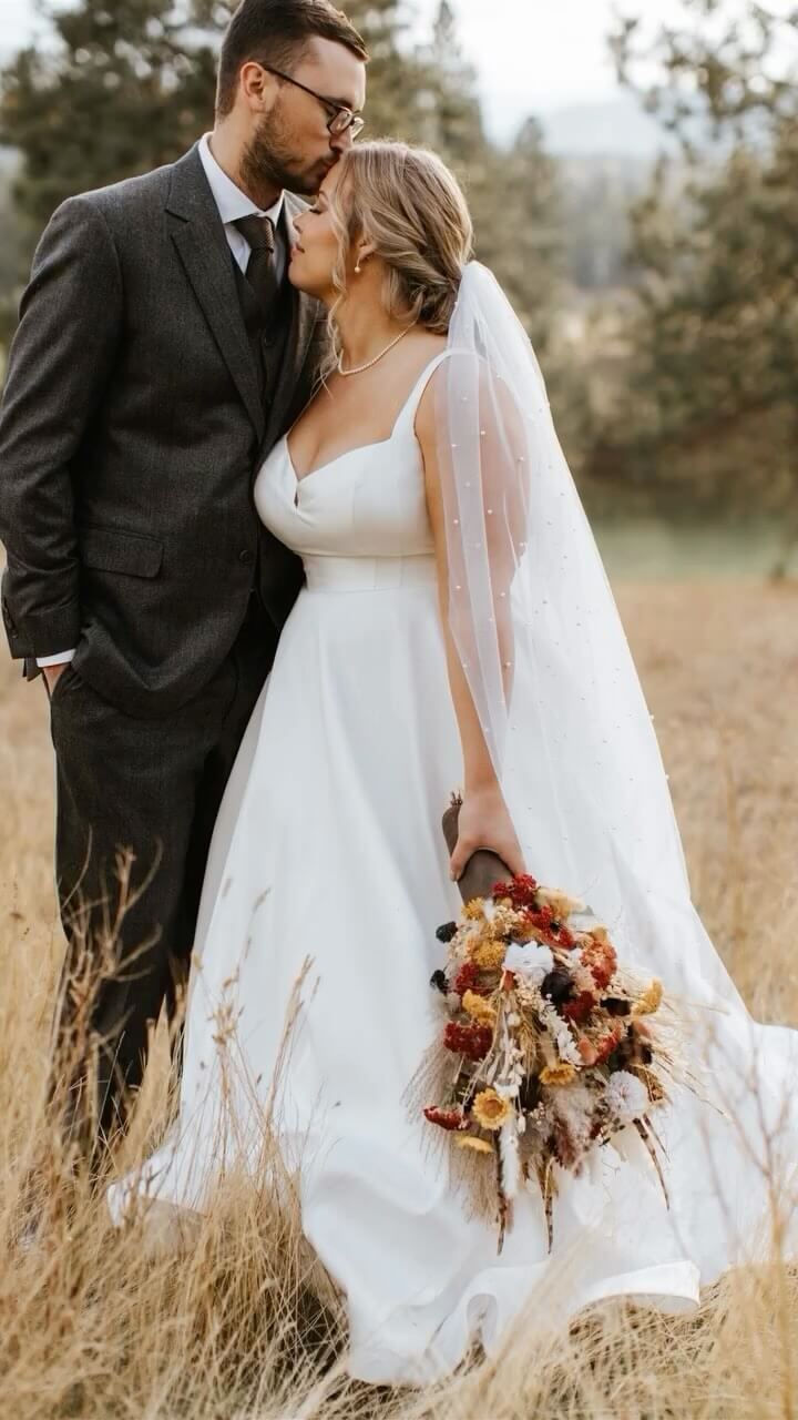 A late fall day to remember 🍁 at @steugeneresort 

#steugeneresort #steugeneresortandcasino #steugeneweddingphotographer #steugenewedding #cranbrookweddingphotographer #cranbrookwedding #kimberleywedding #kimberleyweddingphotographer #eastkooenays #eastkootenayweddingphotographer