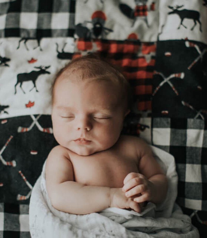 lifestyle newborn photographer